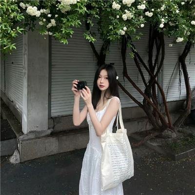 在山中见面 海报